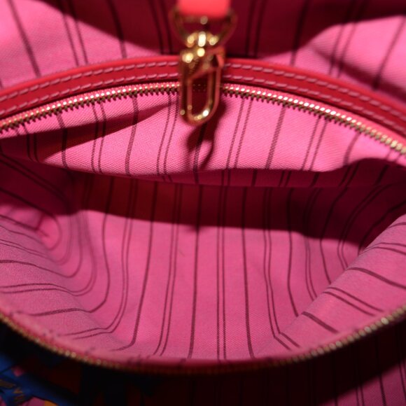 Louis Vuitton Cosmic Blossom in Pink Bubble Gum - Picture 15 of 16